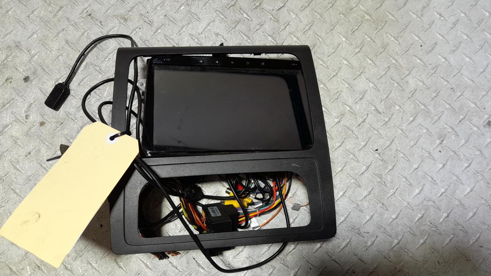 View Auto part Radio/Cd/Dvd/Sat/Tv Volkswagen Caddy 2012