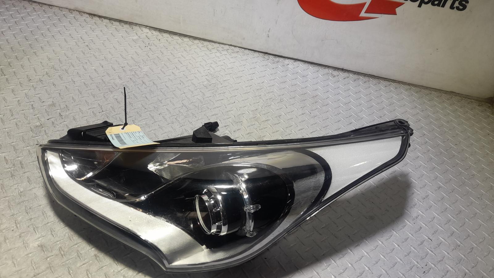 View Auto part Left Headlamp Hyundai Veloster 2014