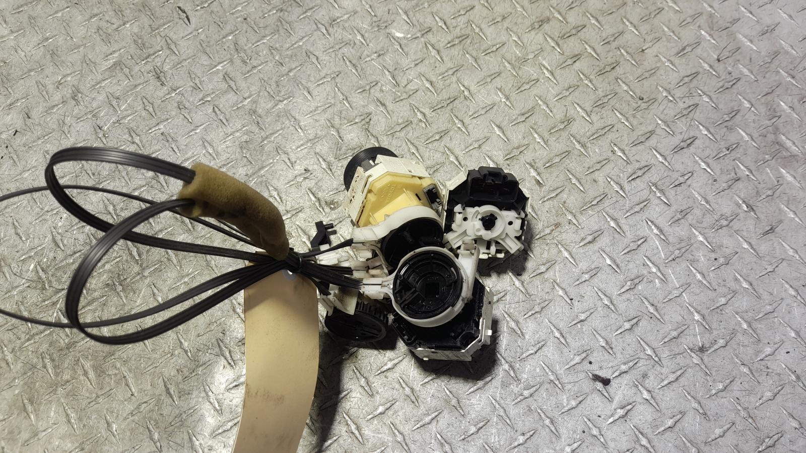 View Auto part Heater/Ac Controls Toyota Hiace 2014