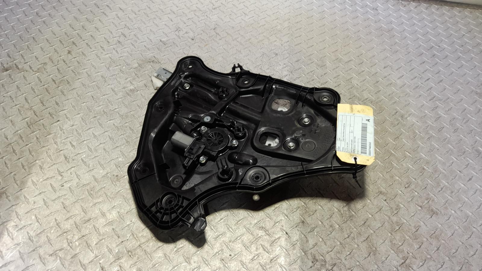View Auto part Right Rear Wnd Reg/Motor Mazda Cx9 2017