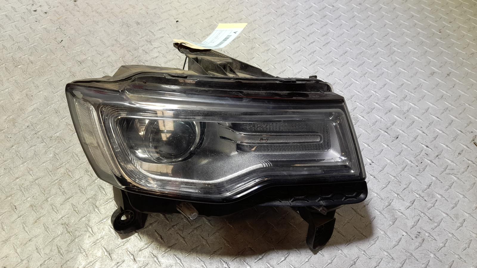 View Auto part Right Headlamp Jeep Grandcherokee 2014