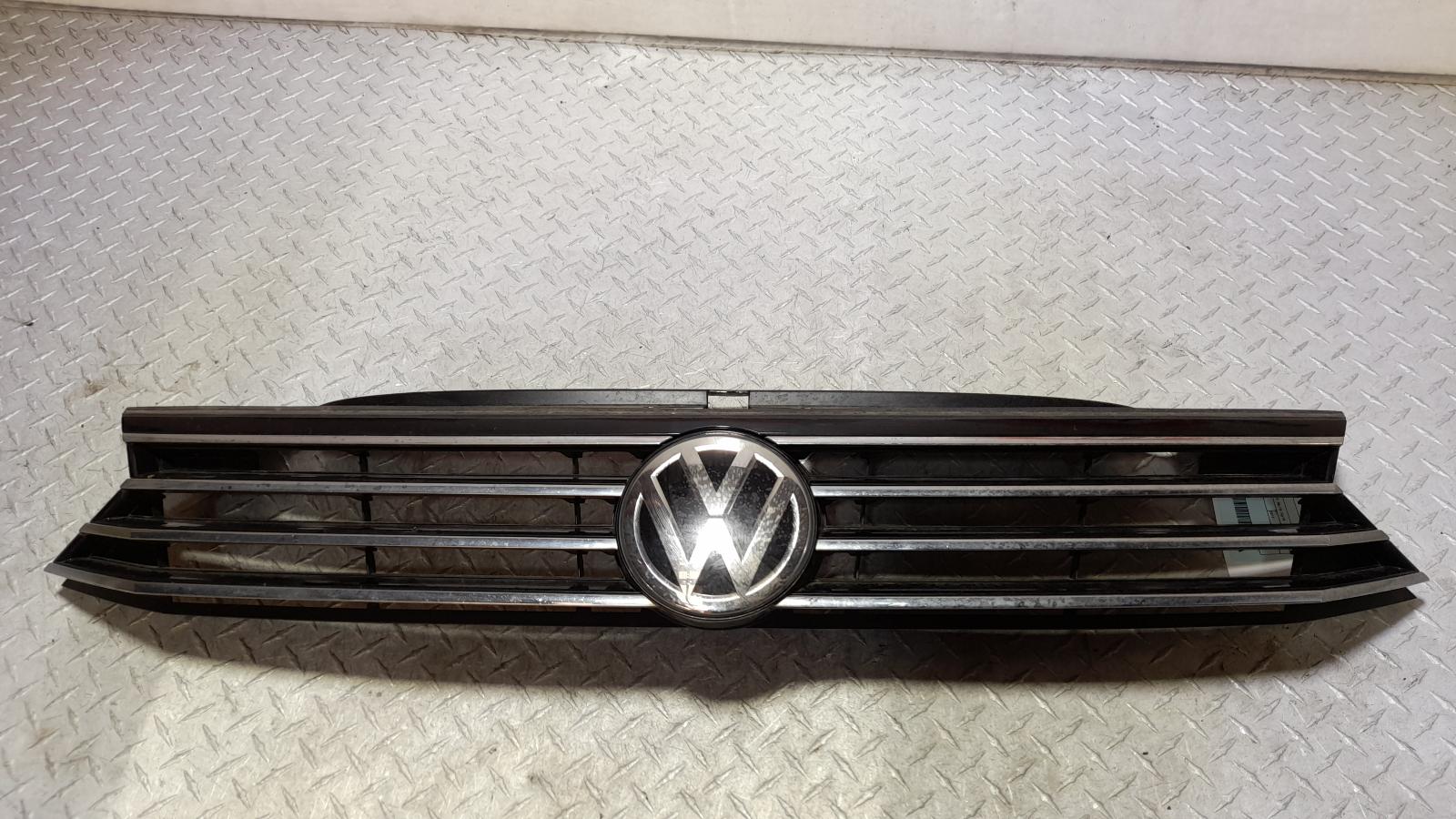 View Auto part Grille Volkswagen Passat 2017