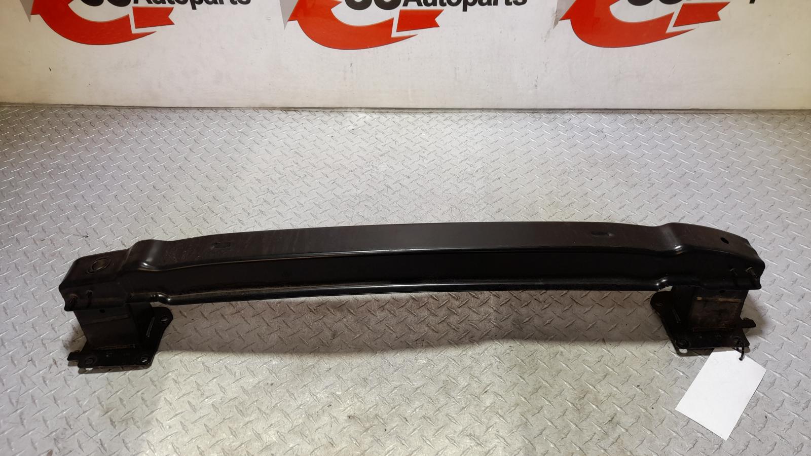 View Auto part R/Bar Bracket/Reinfo Volkswagen Passat 2017