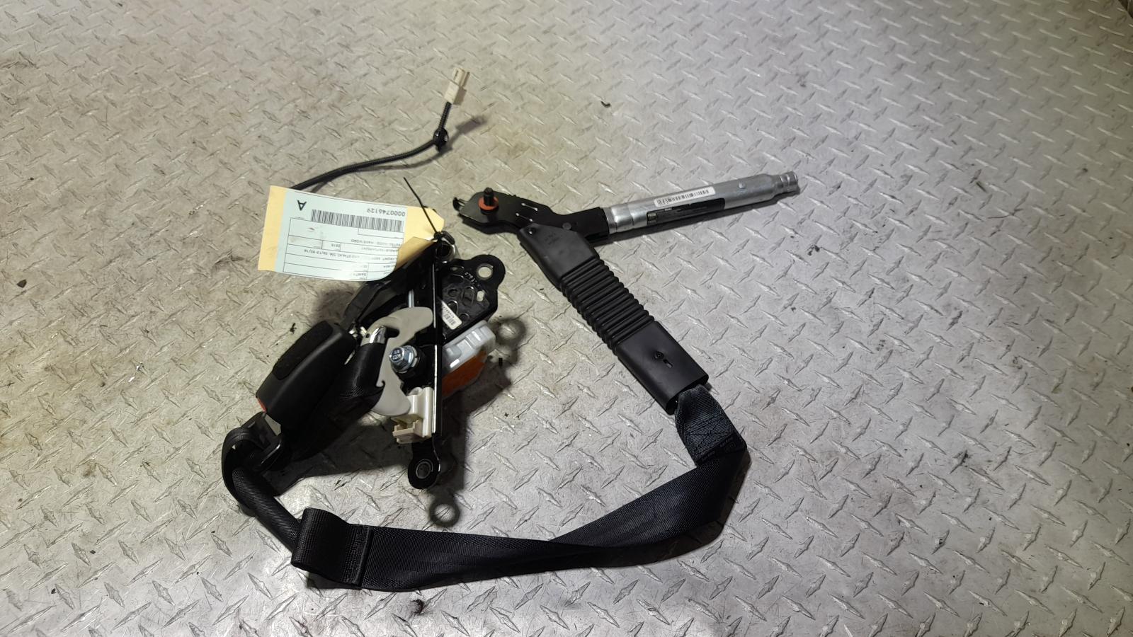 View Auto part Seatbelt/Stalk Hyundai Santa Fe 2015
