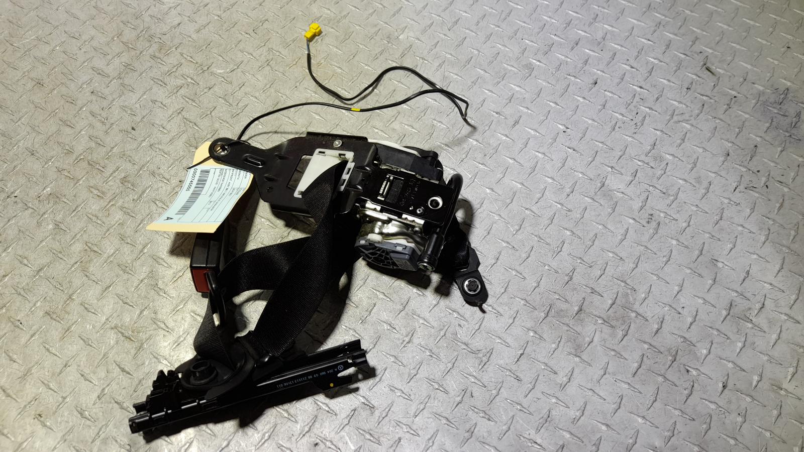 View Auto part Seatbelt/Stalk Mercedes C Class 2013