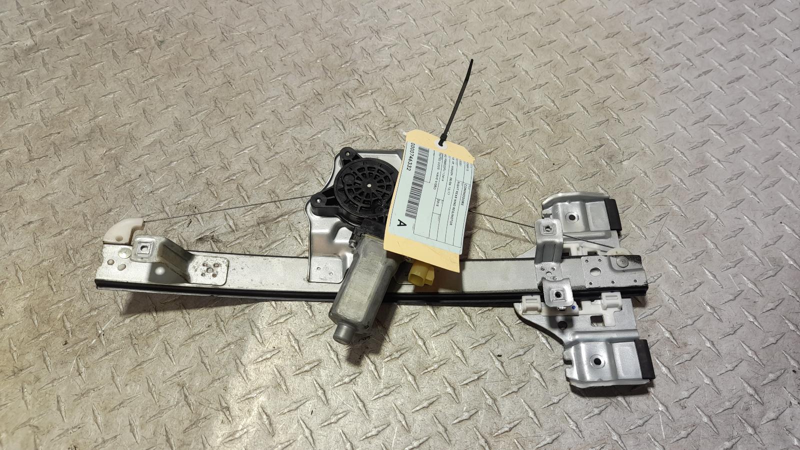 View Auto part Right Rear Wnd Reg/Motor Holden Commodore 2015