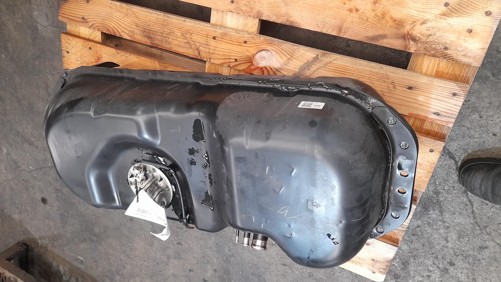 View Auto part Fuel Tank Mitsubishi Triton 2020