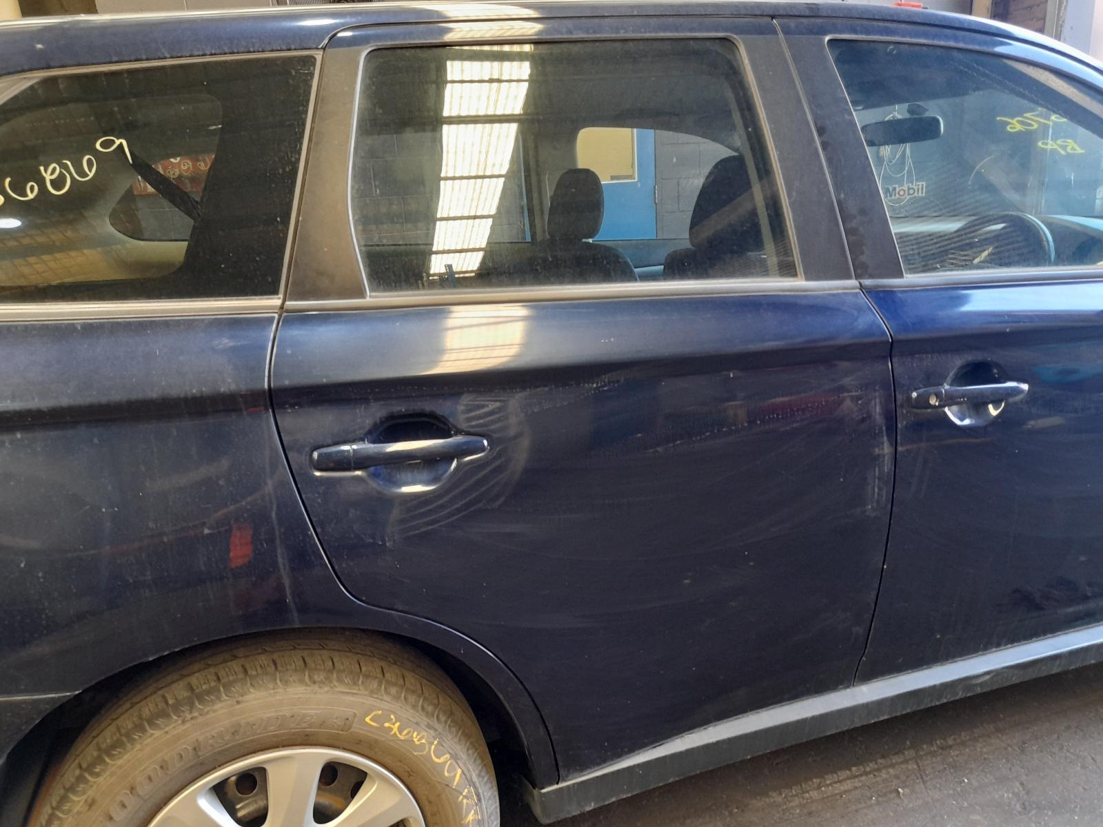 View Auto part Right Rear Door Sliding Mitsubishi Outlander 2012