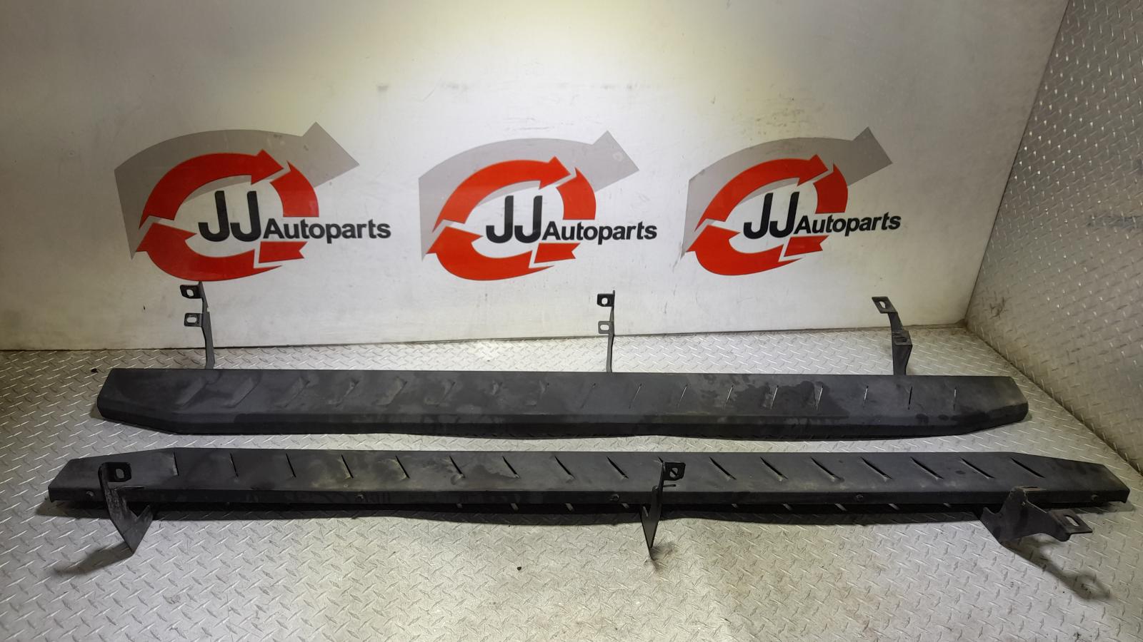 View Auto part Side Step/Skirt Ford Ranger 2018