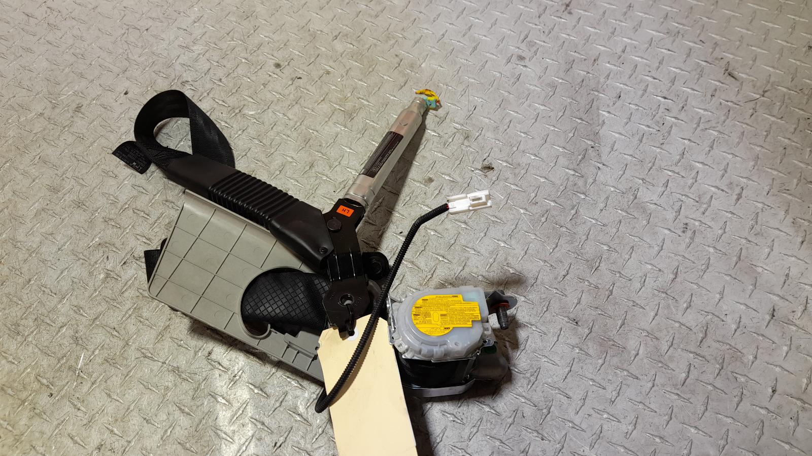 View Auto part Seatbelt/Stalk Hyundai Santa Fe 2012