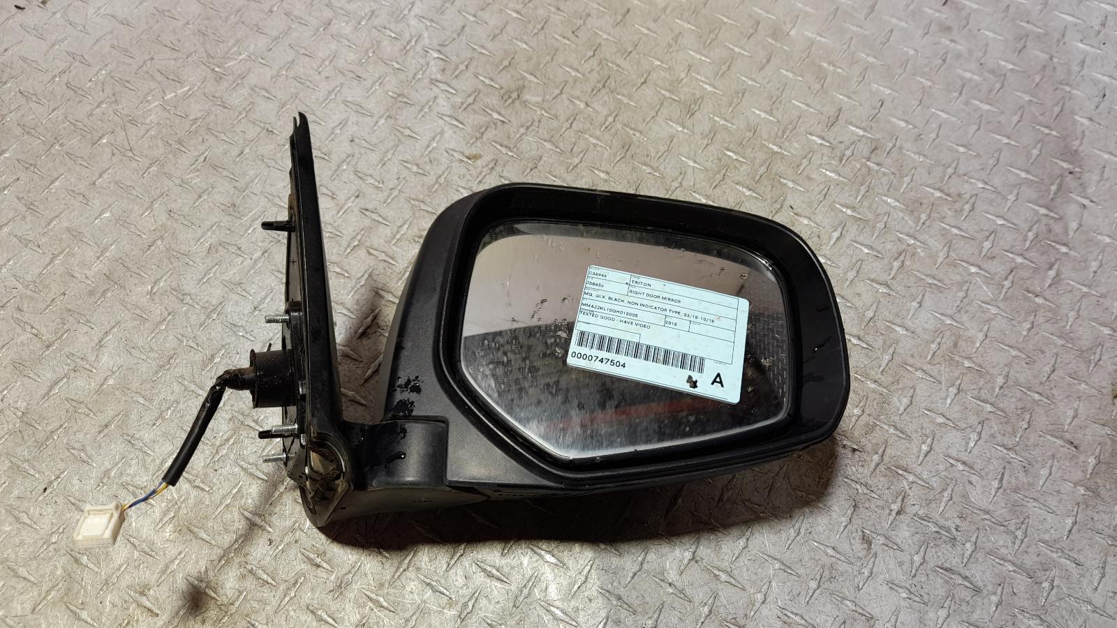 View Auto part Right Door Mirror Mitsubishi Triton 2015