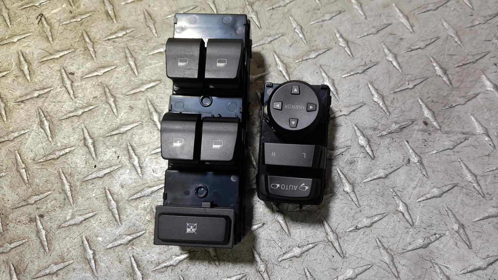 View Auto part Pwr Dr Wind Switch Hyundai I30 2020