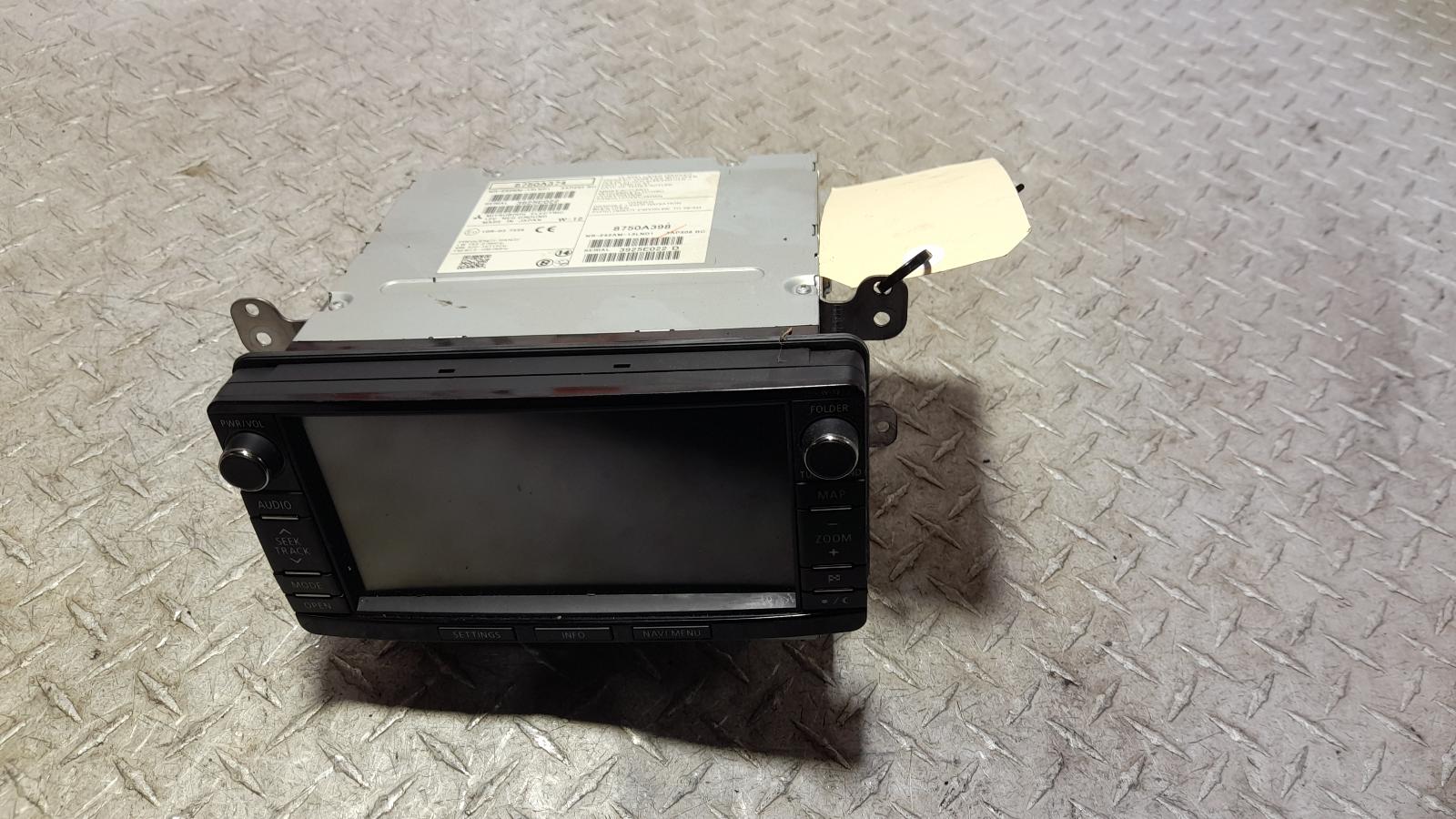 View Auto part Radio/Cd/Dvd/Sat/Tv Mitsubishi Outlander 2013