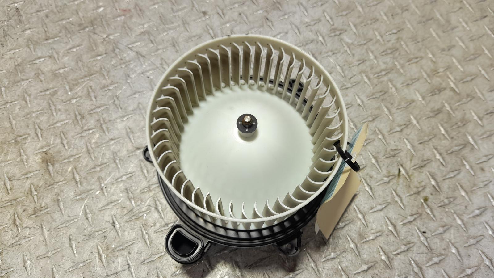 View Auto part Heater Fan Motor Ford Transit 2021