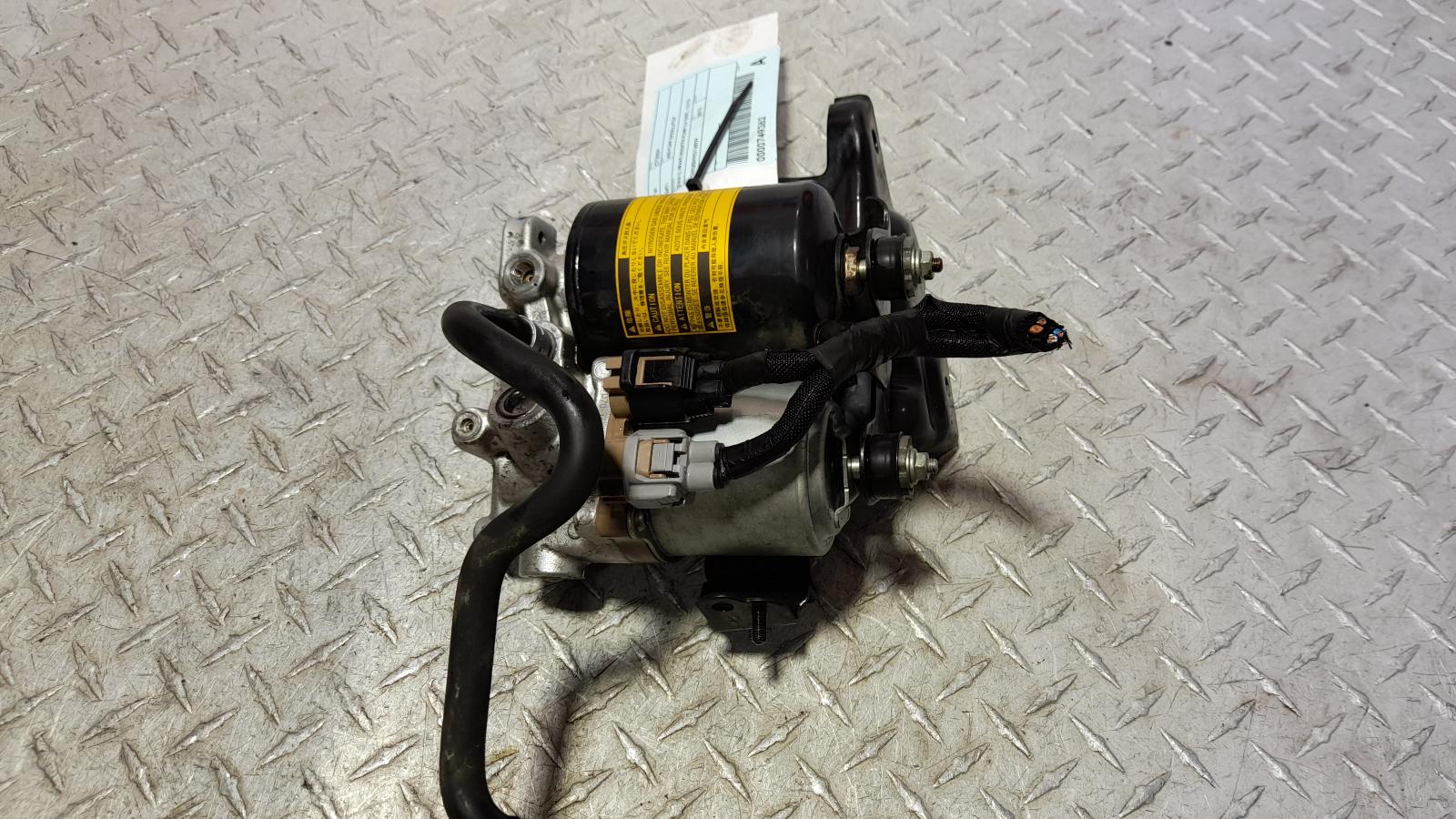 View Auto part Abs Pump/Modulator Lexus Ct200h 2013