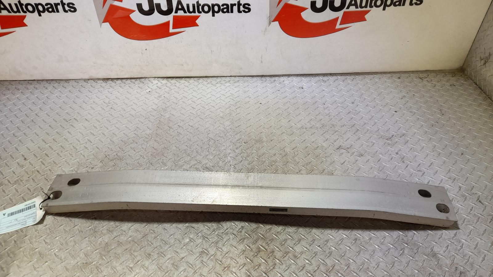 View Auto part R/Bar Bracket/Reinfo Lexus Ct200h 2013