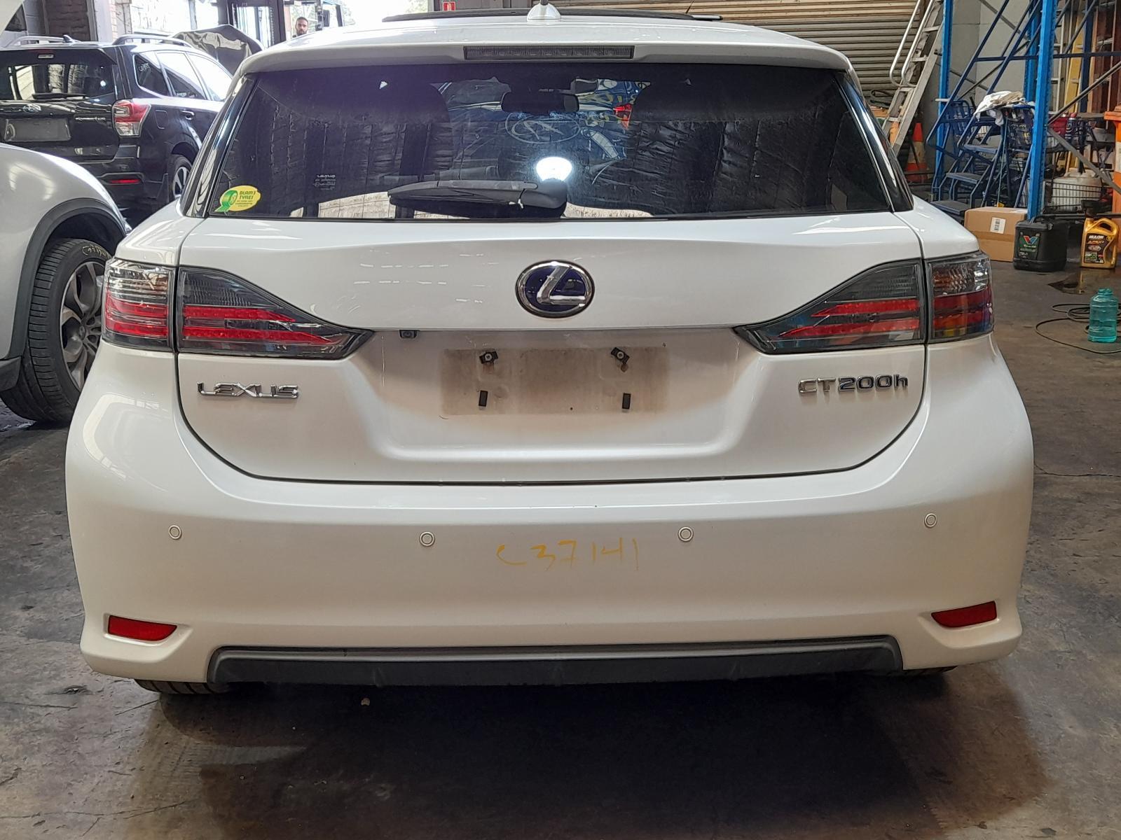 View Auto part Bootlid/Tailgate Lexus Ct200h 2013