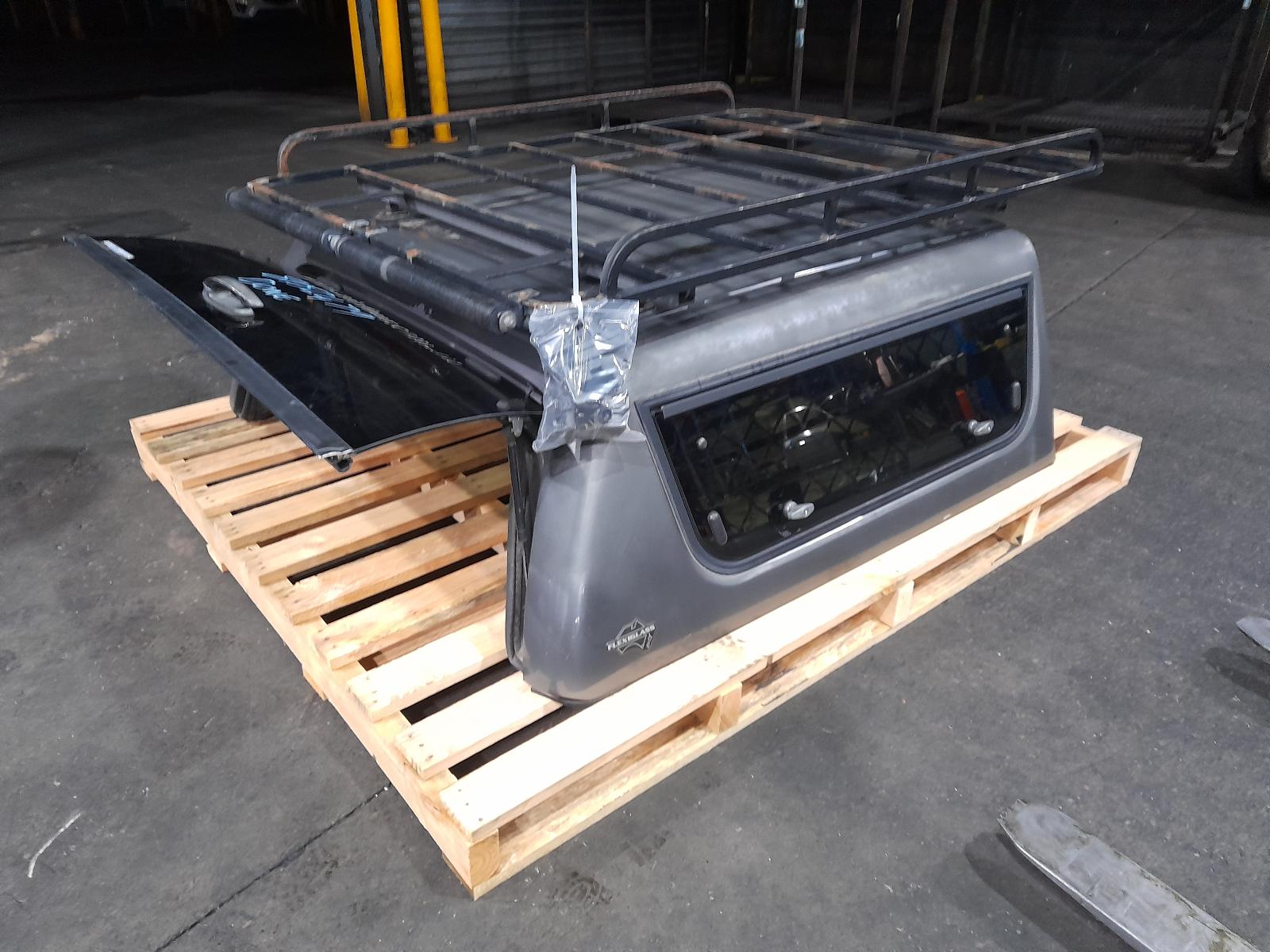 View Auto part Tonneau/Cover Volkswagen Amarok 2015