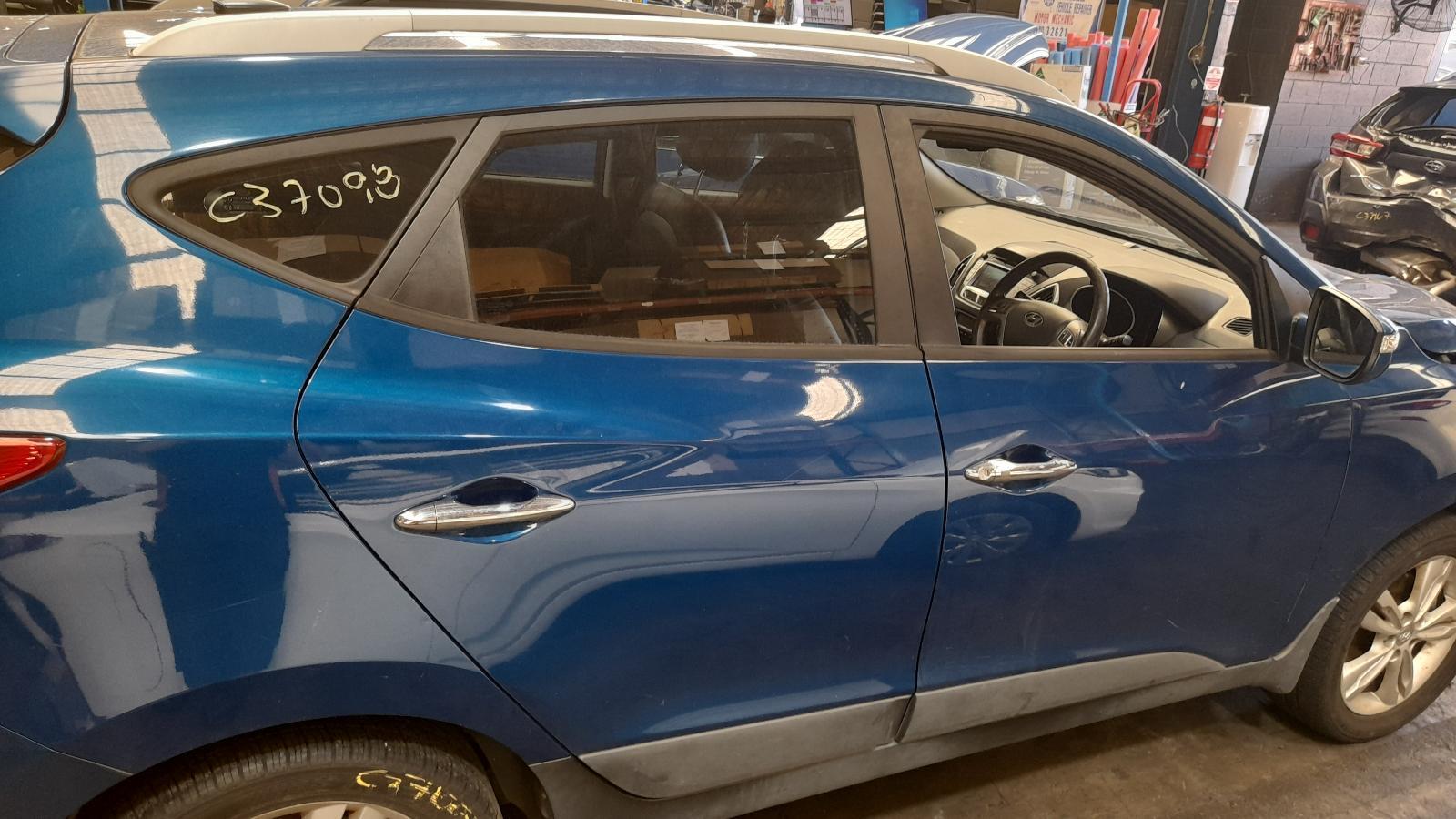 View Auto part Right Rear Door Sliding Hyundai Ix35 2012