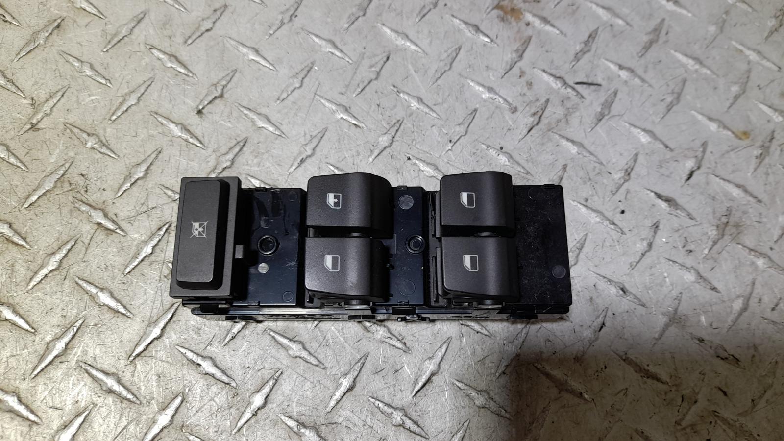 View Auto part Pwr Dr Wind Switch Hyundai I30 2020