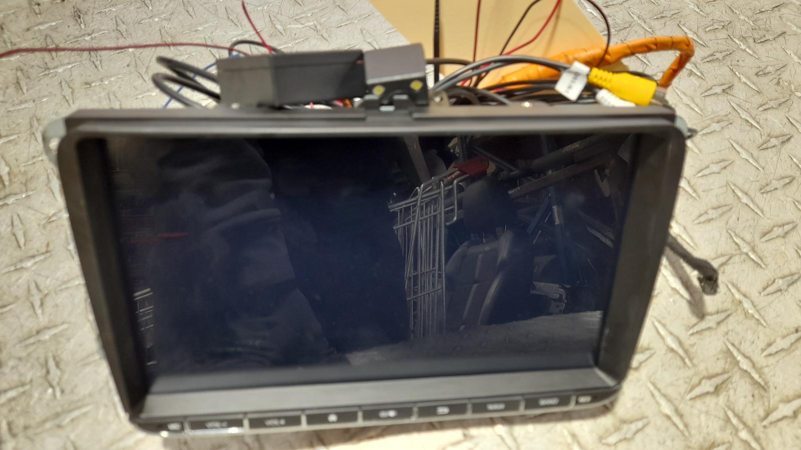 View Auto part Radio/Cd/Dvd/Sat/Tv Volkswagen Polo 2011