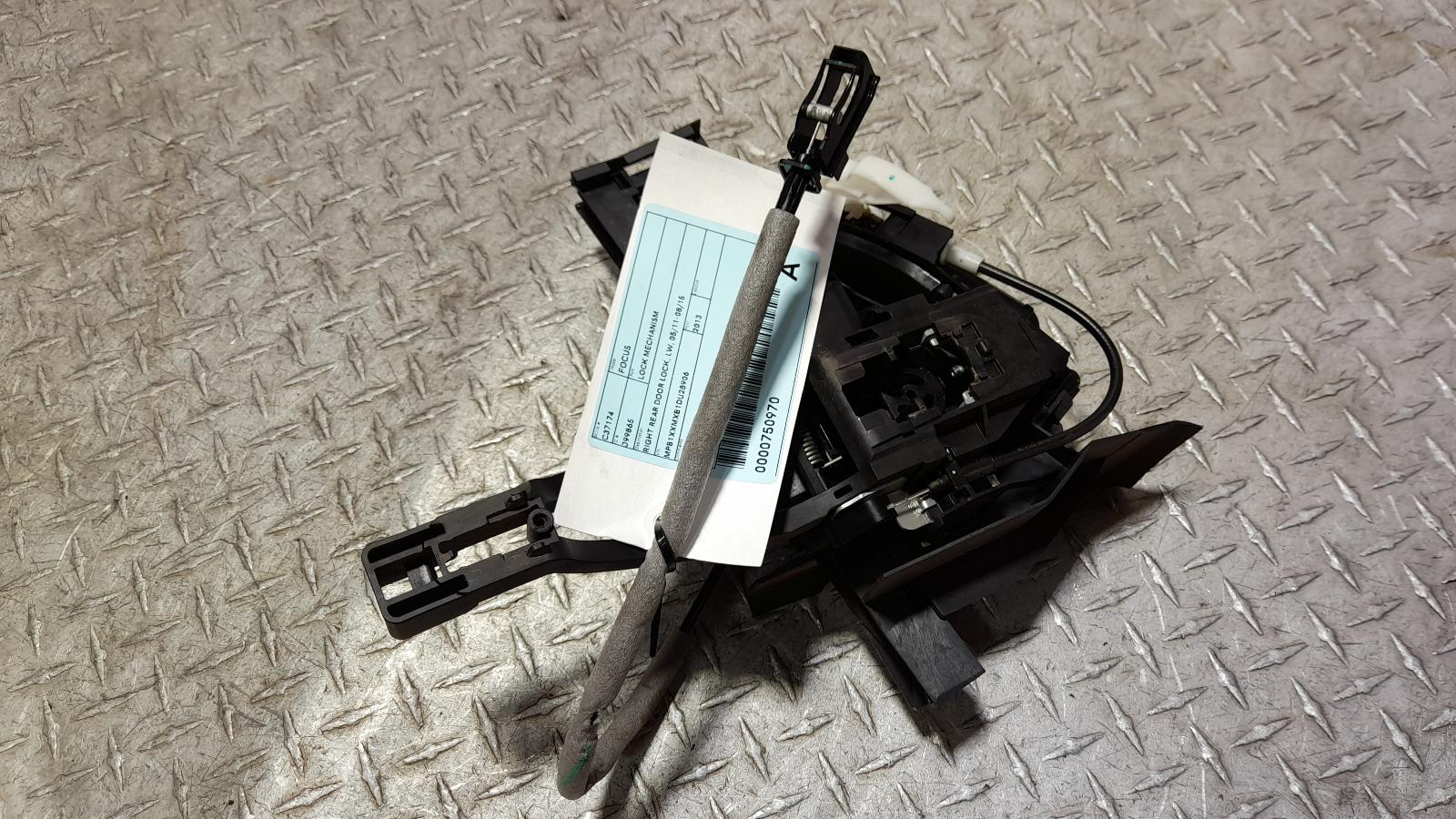 View Auto part Door/Boot/Gate Lock Ford Focus 2013