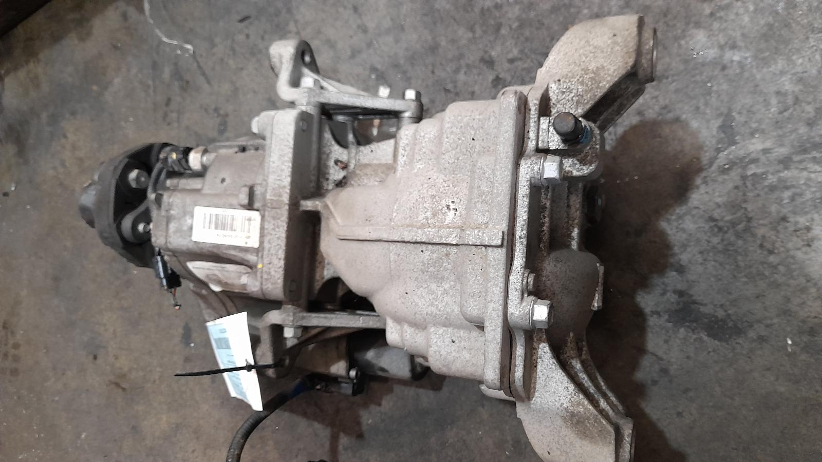 View Auto part Differential Centre Hyundai Tucson 2015