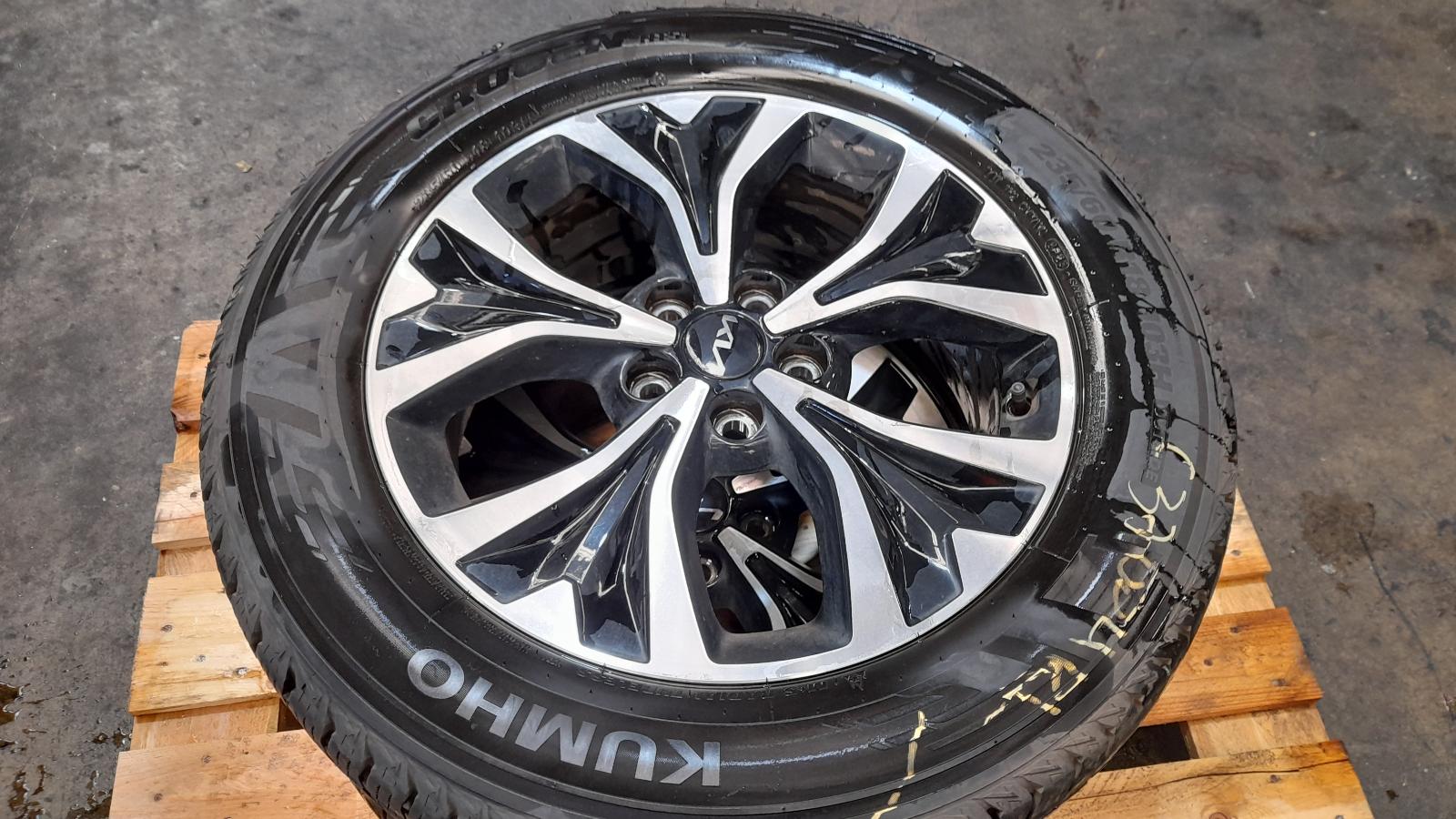 2021 Kia Carnival/grand Carnival Wheel Mag View Auto part Wheel Mag Kia Carnival/grand Carnival 2021