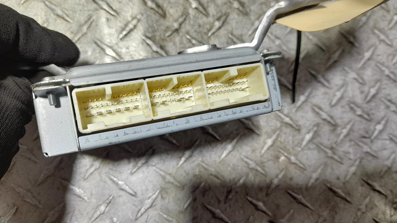 View Auto part Ecu Toyota Hiace 2016