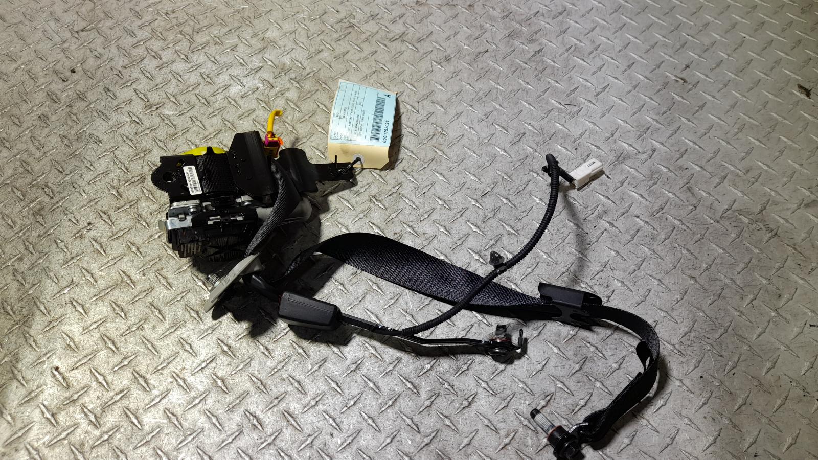 View Auto part Seatbelt/Stalk Kia Rio 2023