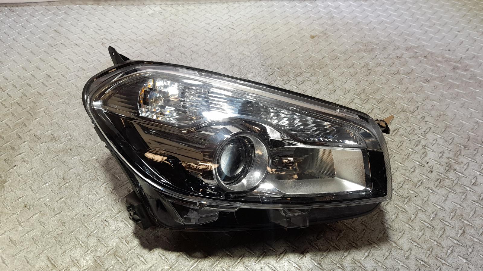 View Auto part Right Headlamp Nissan Dualis 2013