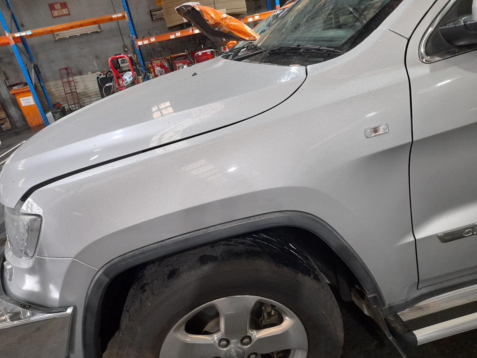 View Auto part Left Guard Jeep Grandcherokee 2011