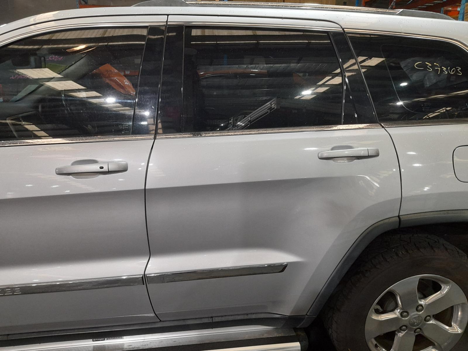 View Auto part Left Rear Door/Sliding Jeep Grandcherokee 2011