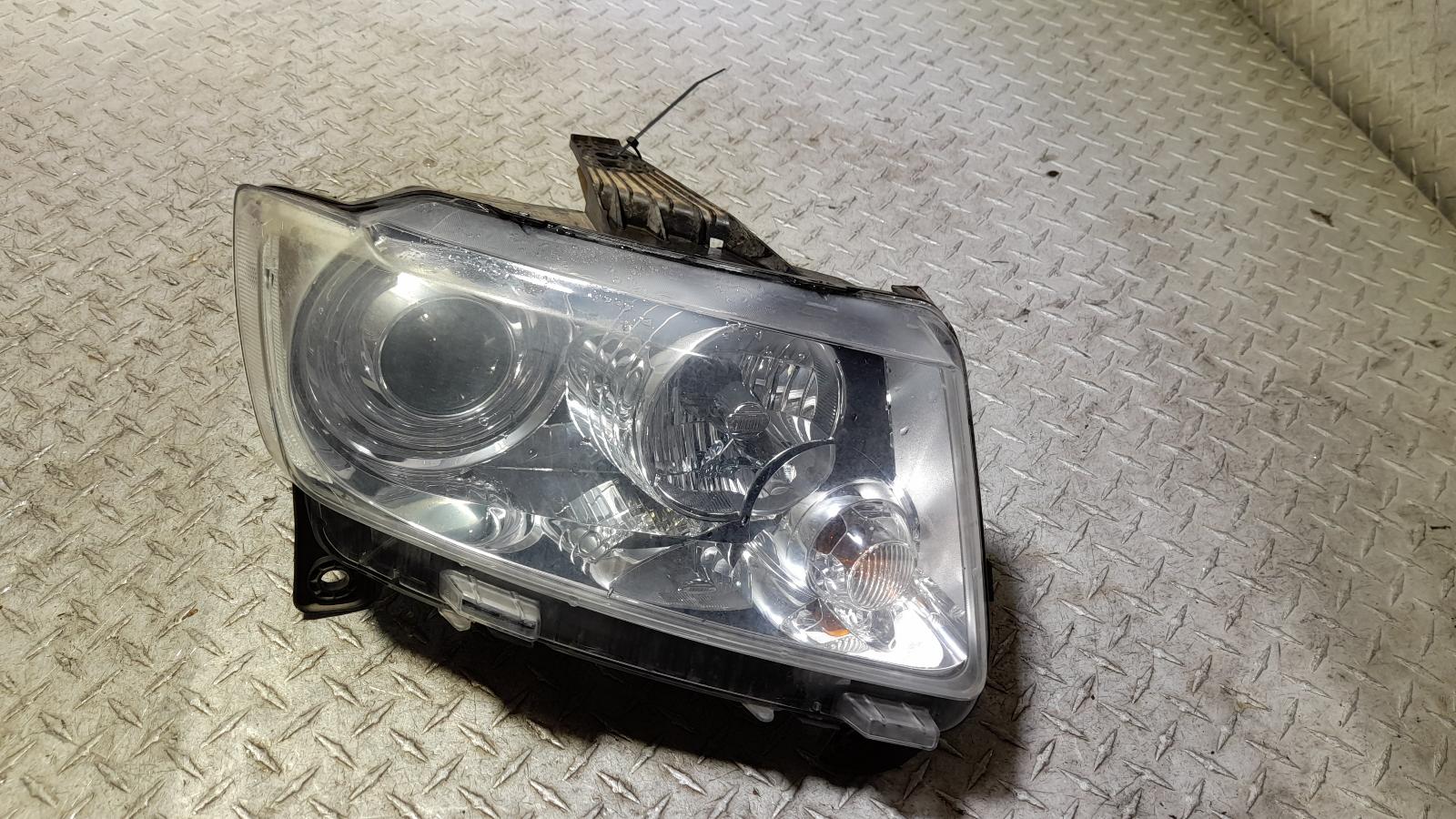 View Auto part Right Headlamp Jeep Grandcherokee 2011