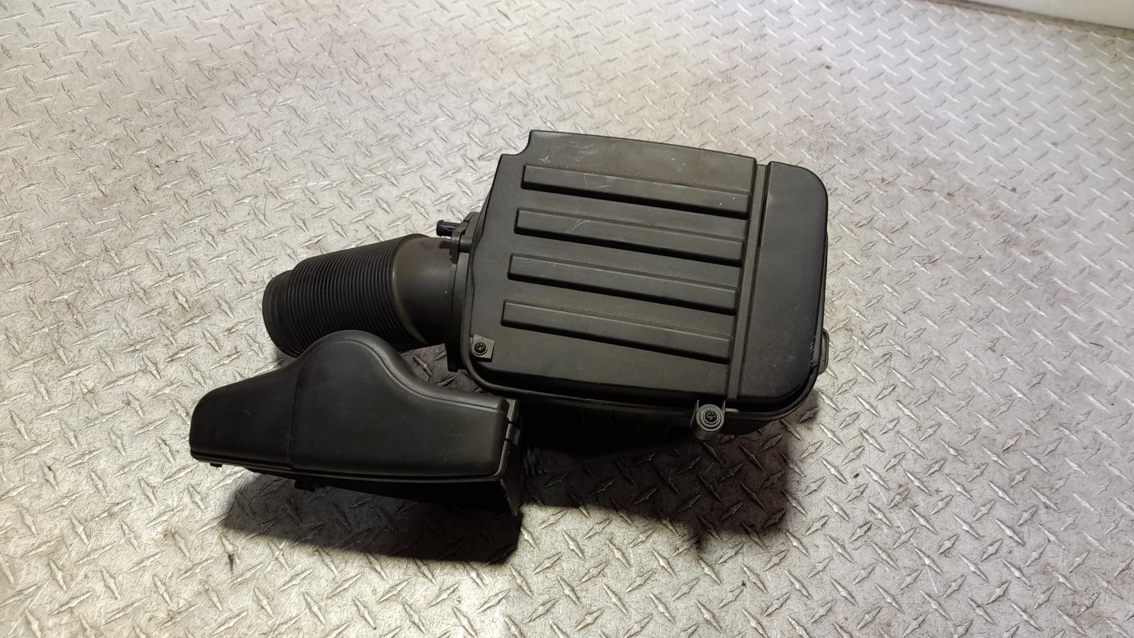 View Auto part Air Cleaner/Box Volkswagen Golf 2011