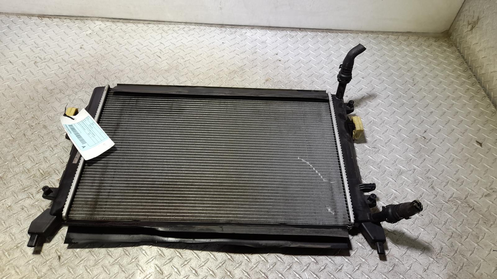 View Auto part Radiator Volkswagen Golf 2011