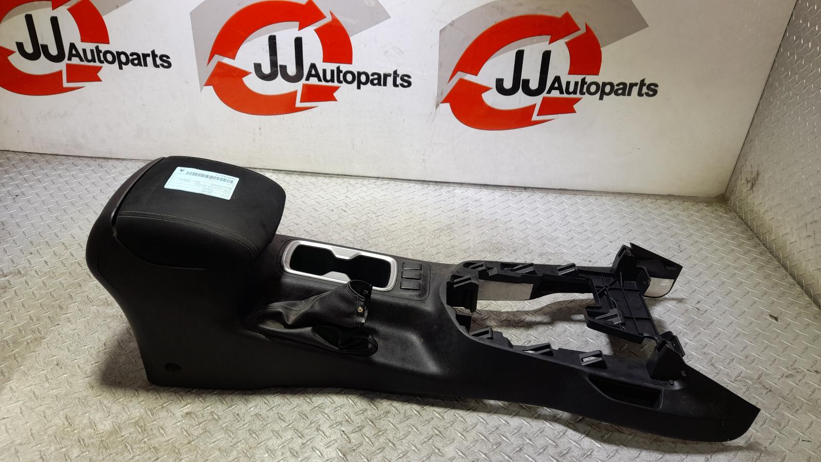 View Auto part Console Nissan Navara 2020