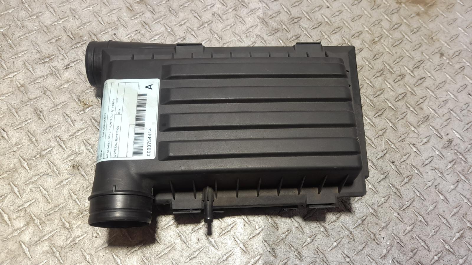 View Auto part Air Cleaner/Box Volkswagen Golf 2014
