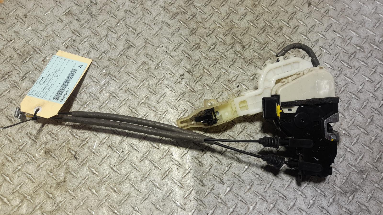 View Auto part Door/Boot/Gate Lock Hyundai Santa Fe 2017