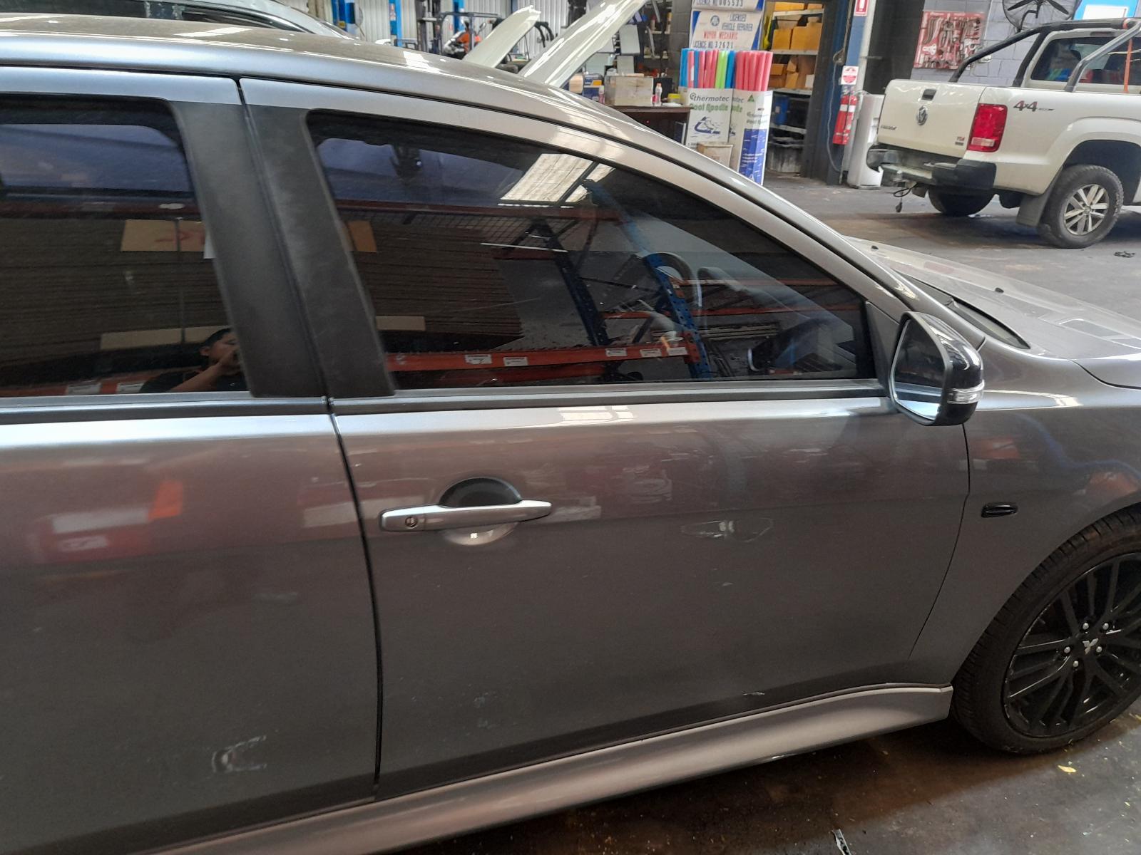 View Auto part Right Front Door Mitsubishi Lancer 2017