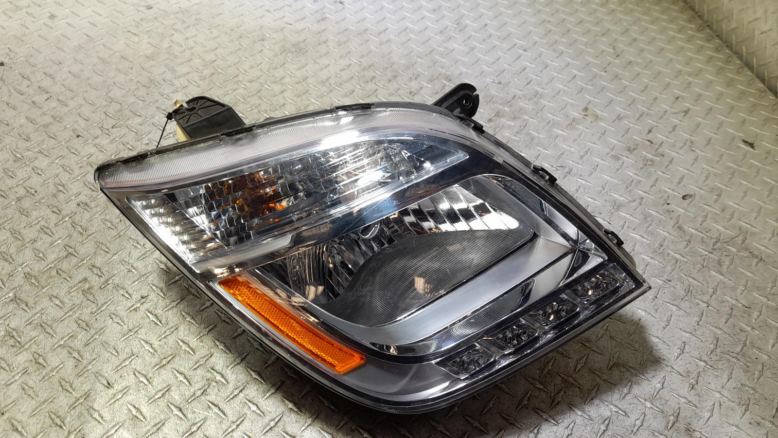 View Auto part Right Headlamp Ldv V80 2021