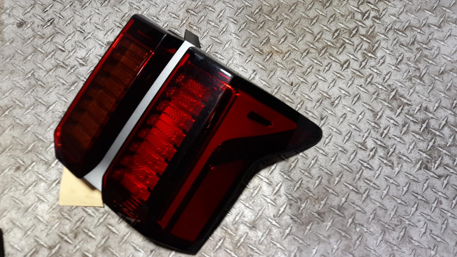 View Auto part Right Taillight Kia Sorento 2021