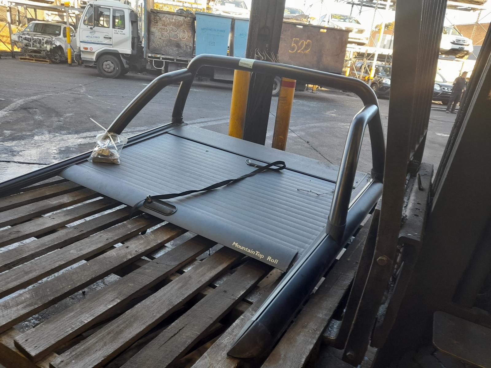 View Auto part Tonneau/Cover Volkswagen Amarok 2014