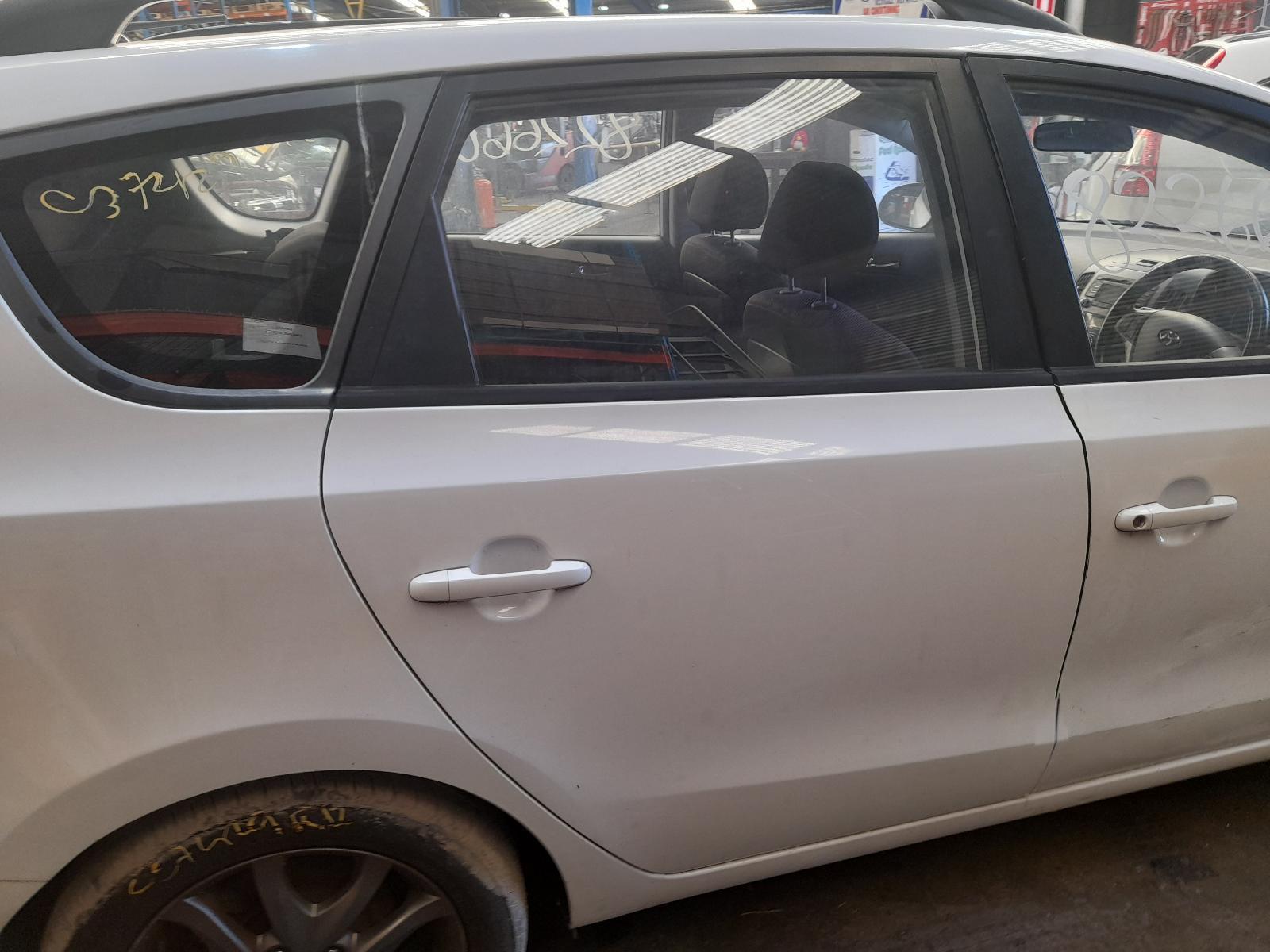 View Auto part Right Rear Door Sliding Hyundai I30 2011