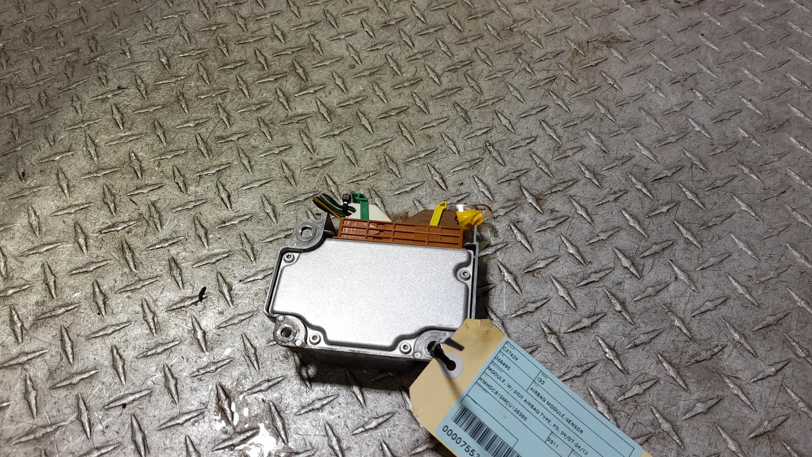 View Auto part Airbag Module/Sensor Hyundai I30 2011