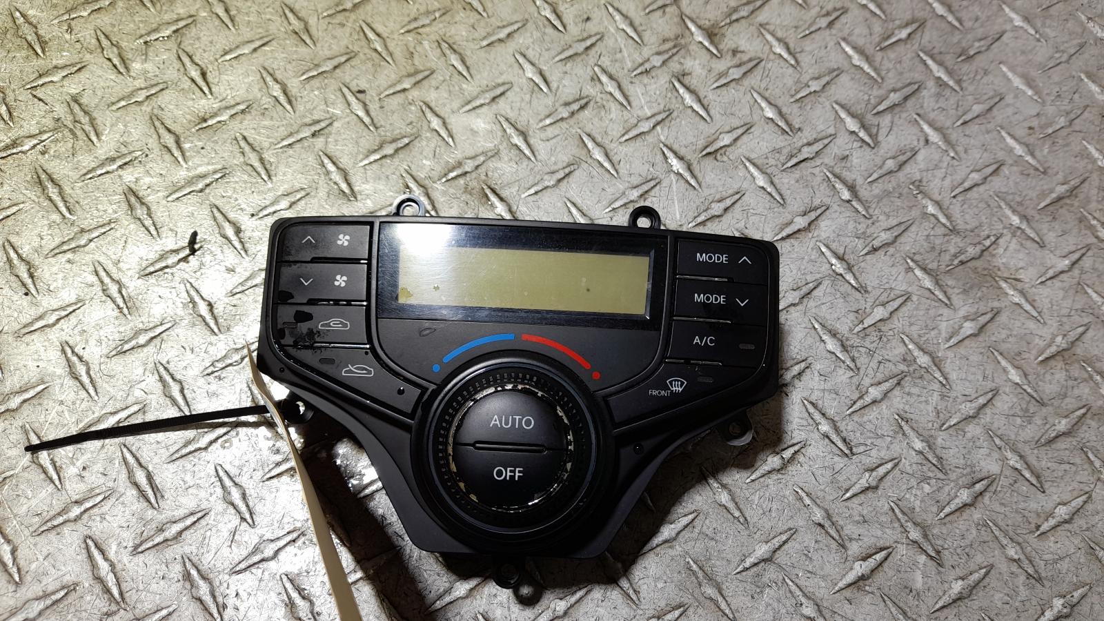 View Auto part Heater/Ac Controls Hyundai I30 2011