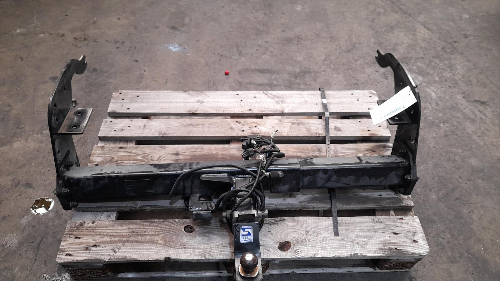 View Auto part Towbar Mazda Bt50 2014
