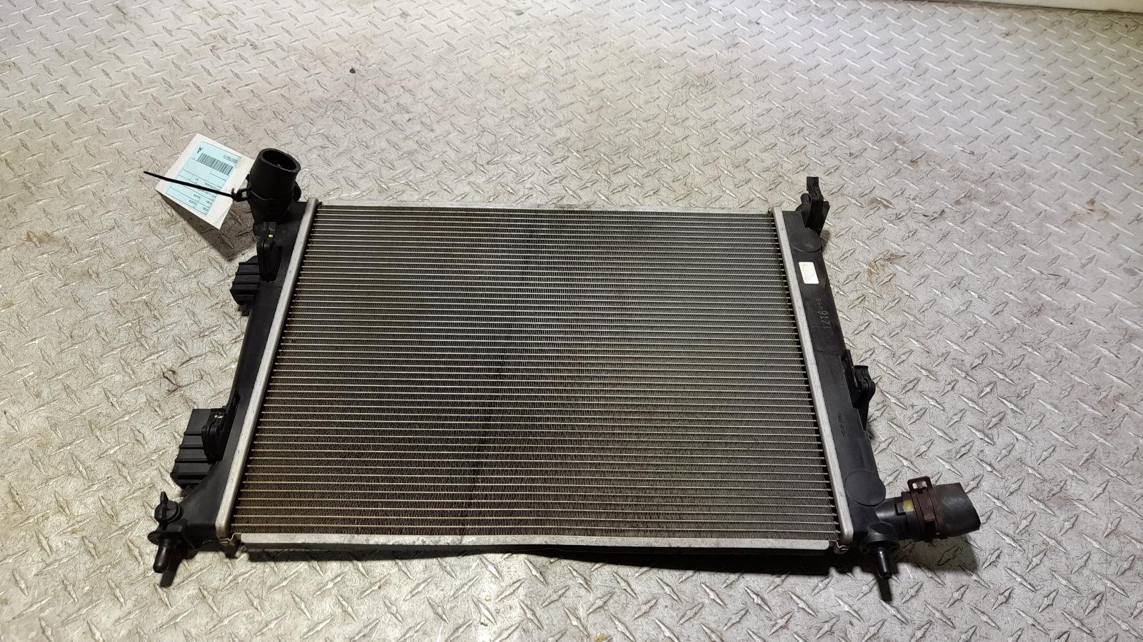 View Auto part Radiator Hyundai Veloster 2011