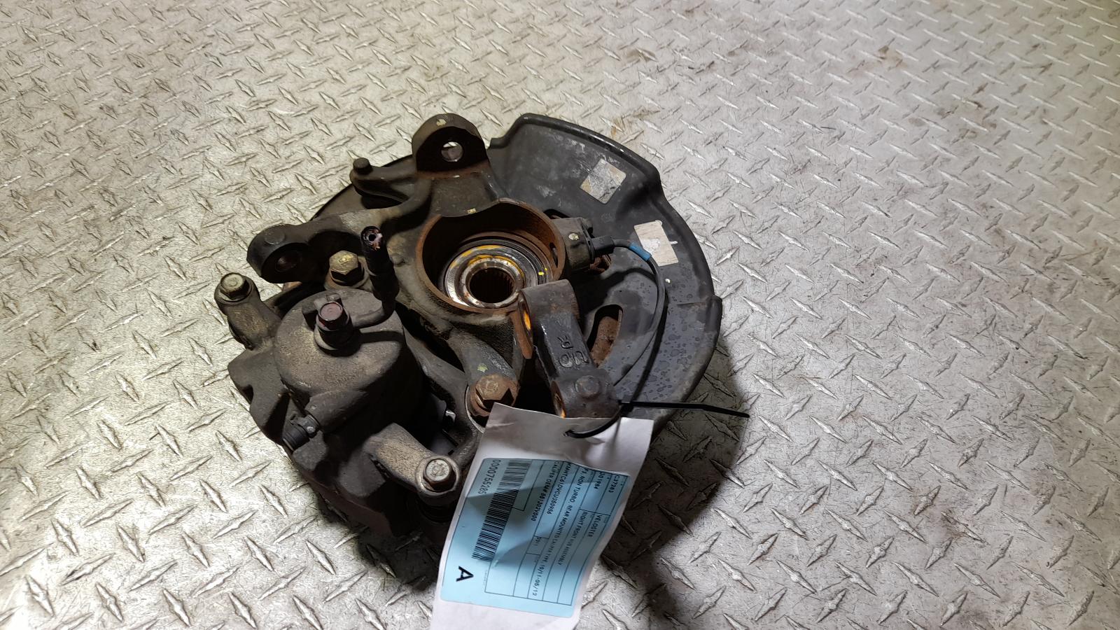 View Auto part Right Front Hub Assembly Hyundai Veloster 2011