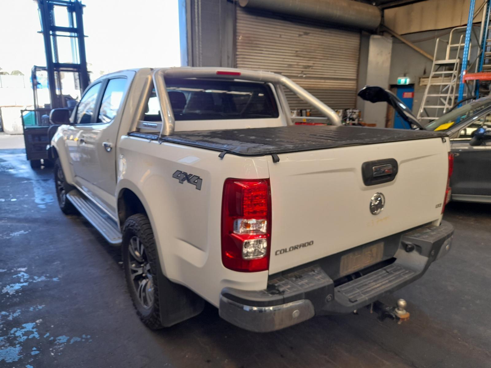 View Auto part Tonneau/Cover Holden Colorado 2017